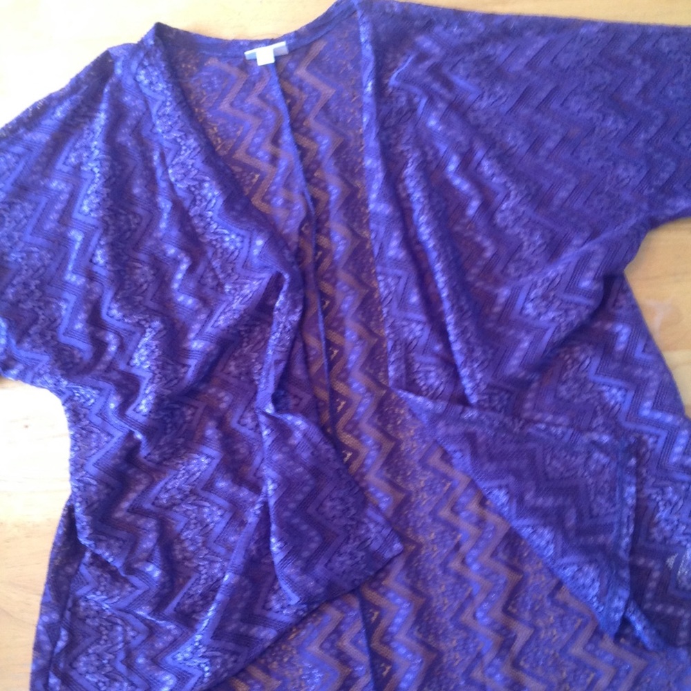 LuLaroe Lindsay Lace kimono Perfect Condition